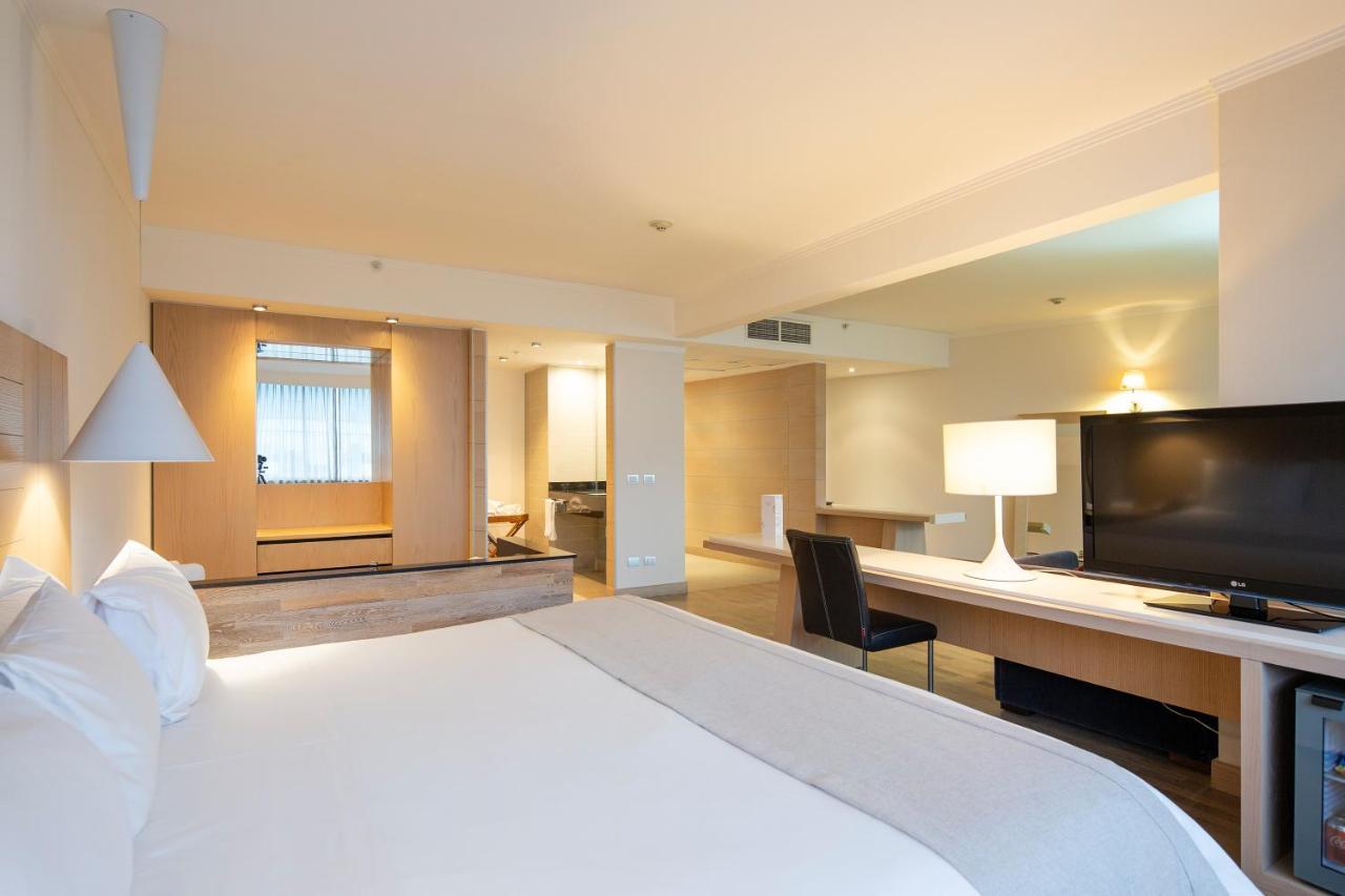 Wyndham Concepcion Pettra Otel Dış mekan fotoğraf A room at the hotel