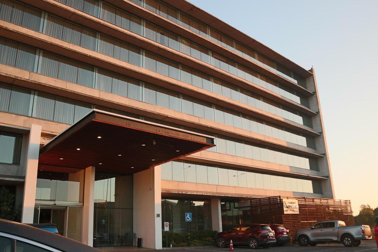 Wyndham Concepcion Pettra Otel Dış mekan fotoğraf The hotel's entrance