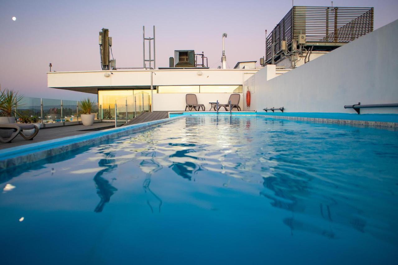Wyndham Concepcion Pettra Otel Dış mekan fotoğraf Rooftop pool