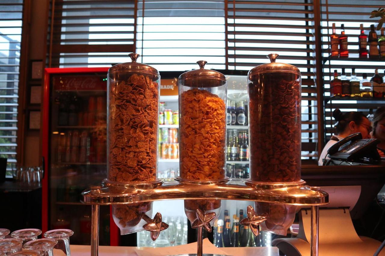 Wyndham Concepcion Pettra Otel Dış mekan fotoğraf Dried anchovies