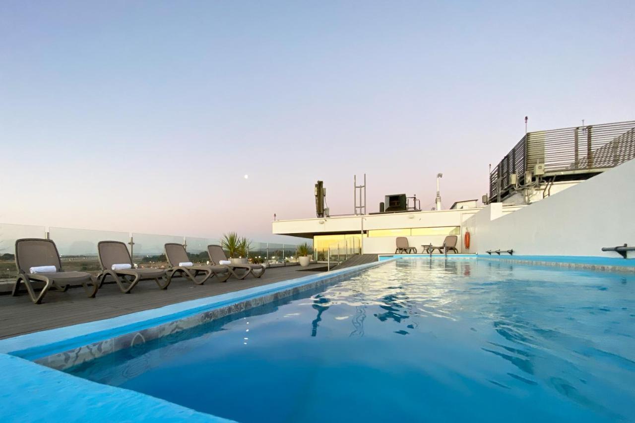 Wyndham Concepcion Pettra Otel Dış mekan fotoğraf Rooftop pool